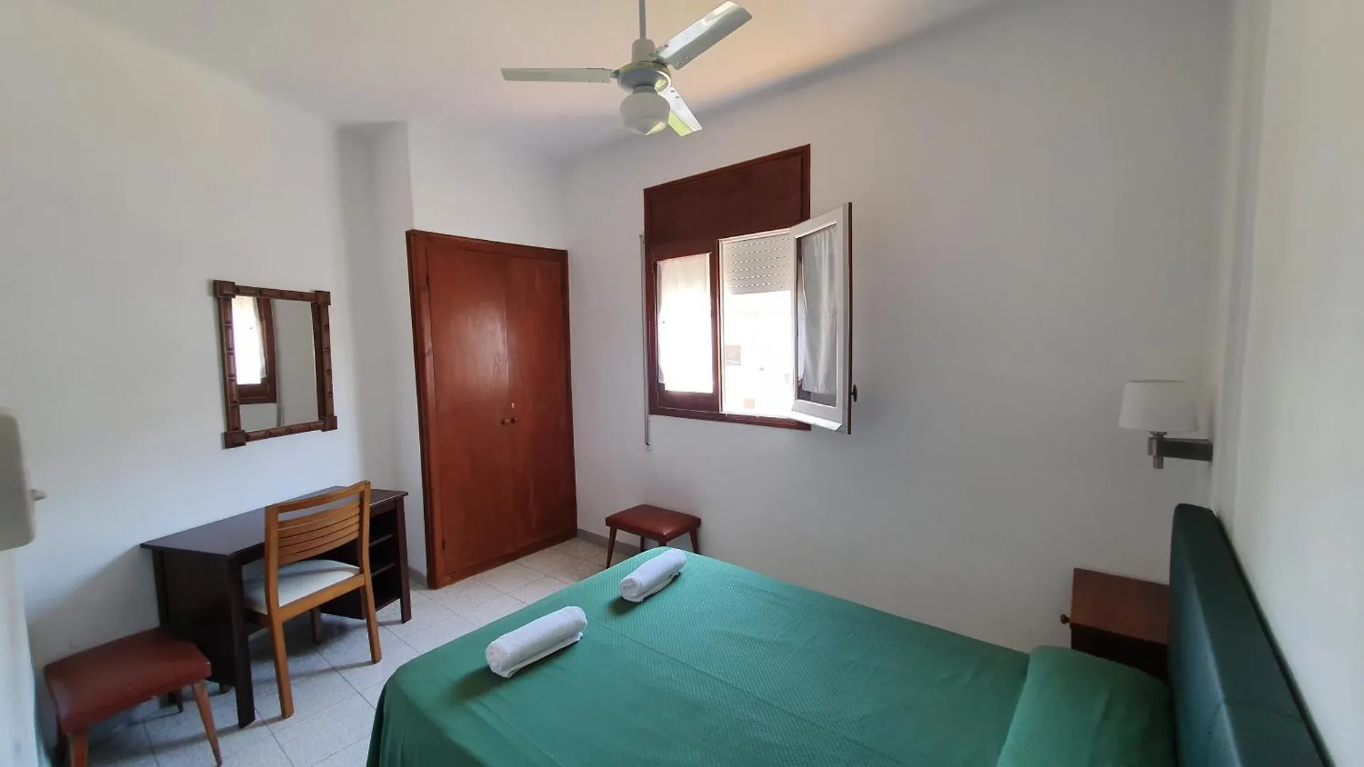 Guest house Hostal Cruz Tossa de Mar