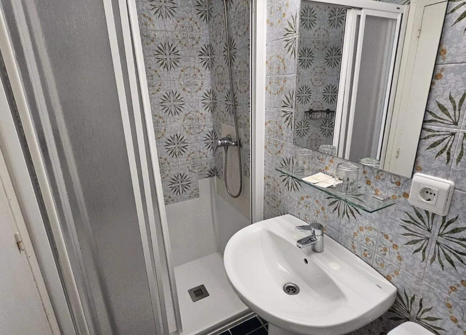 Hostal Cruz Hotel Tossa de Mar
